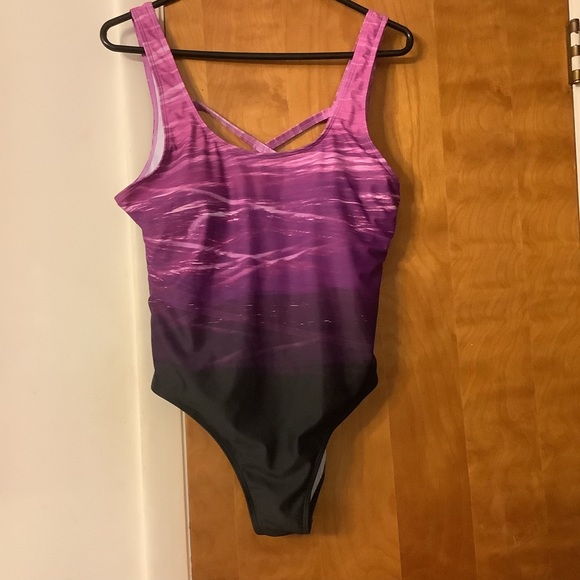 Swimsuit - Picture 1 of 7